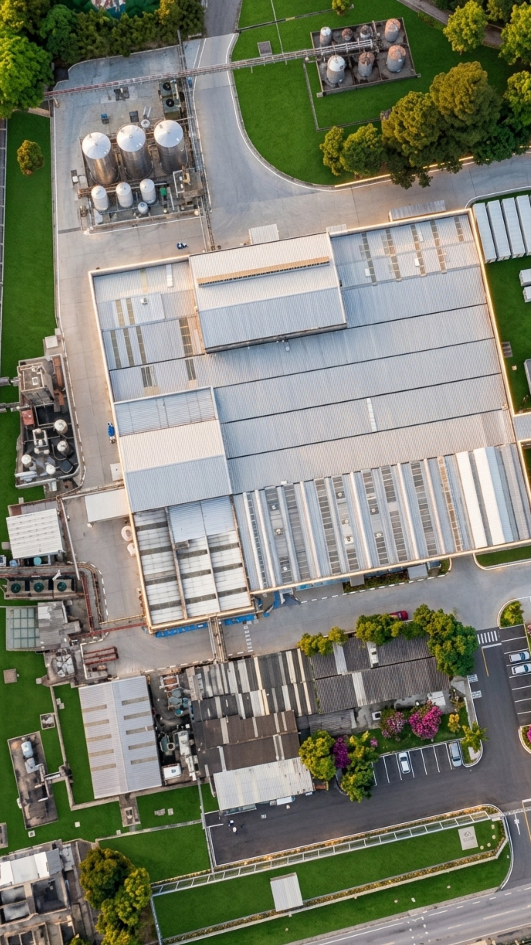 Planta industrial Sanrisil vista aérea superior — 56.000m² em Itaquaquecetuba/SP